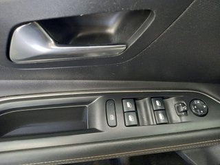 PEUGEOT 3008 HYBRID 225 E-EAT8 GT LINE