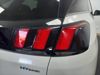 PEUGEOT 3008 HYBRID 225 E-EAT8 GT LINE
