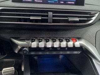 PEUGEOT 3008 HYBRID 225 E-EAT8 GT LINE