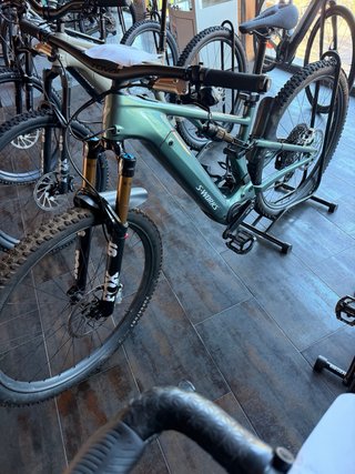 Bicicleta Eléctrica Specialized Montaña
