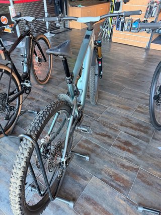 Bicicleta Eléctrica Specialized Montaña