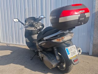 KYMCO Xciting 500 Maxi Scooter Negra