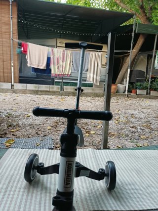 Triciclo KORIMEFA con manillar