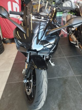 Kove 450 RR Negra Deportiva