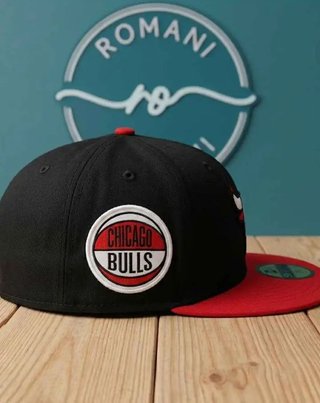 Gorra New Era Chicago Bulls Negra y Roja