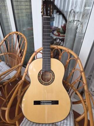 Guitarra Flamenca Jose Rincon amplificada.