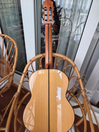 Guitarra Flamenca Jose Rincon amplificada.