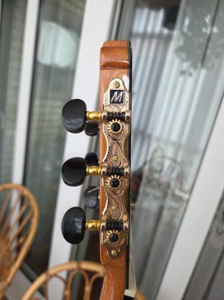 Guitarra Flamenca Jose Rincon amplificada.