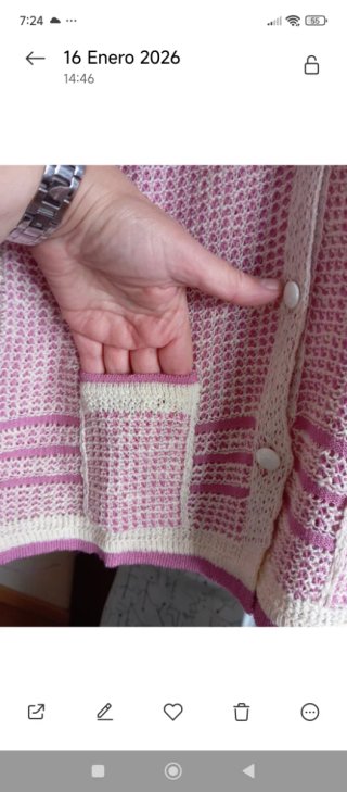 Chaqueta de punto rosa y crema