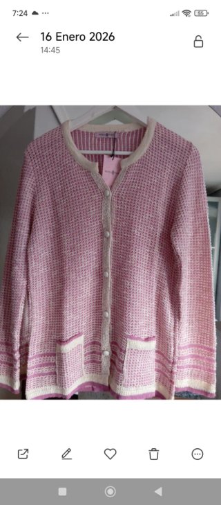 Chaqueta de punto rosa y crema