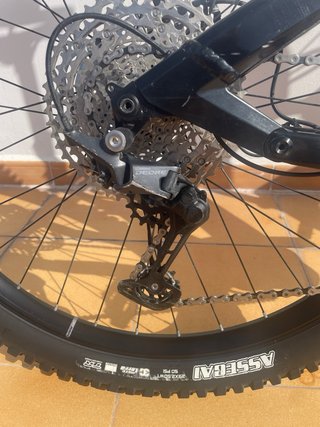 E-bike  MOUSTACHE + guantes GIRO