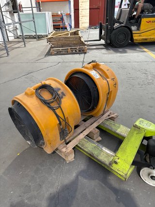 Ventilador industrial amarillo