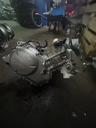 Motor Suzuki Inazuma 250