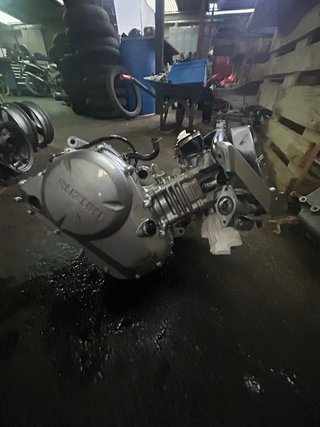 Motor Suzuki Inazuma 250