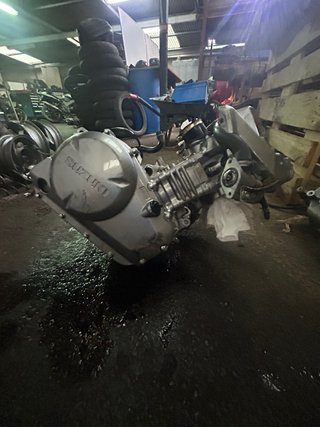 Motor Suzuki Inazuma 250