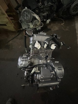 Motor Suzuki Inazuma 250