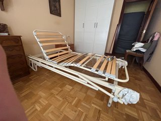 Cama hospitalaria motorizada
