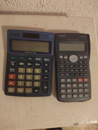 2 Calculadoras Casio (Azul y Negra)