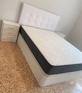 Canapé abatible blanco y beige