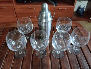 Coctelera y 6 copas de cristal - Urge