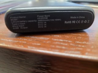 Power Bank Nero con cavi USB