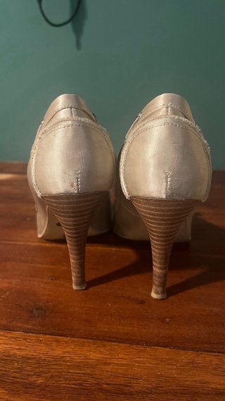 Zapatos de tacón Replay dorados peep toe