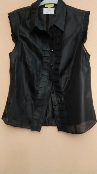 Camisa negra TM sin mangas