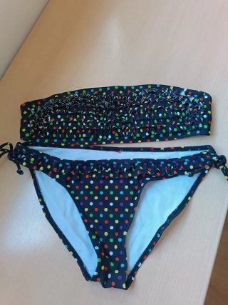Bikini lunares negro con volantes