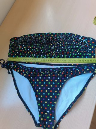 Bikini lunares negro con volantes