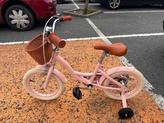 Bicicleta infantil rosa sin usar