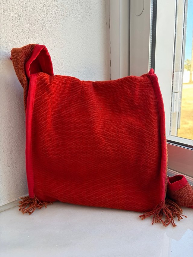 Mala tiracolo étnica/boho vermelha com bordado