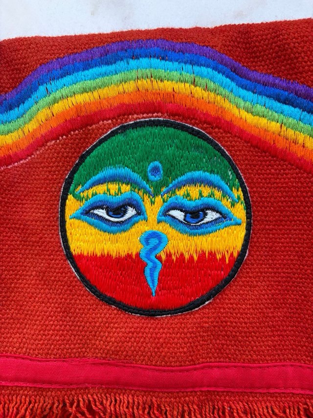 Mala tiracolo étnica/boho vermelha com bordado