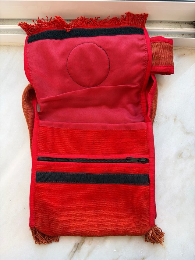 Mala tiracolo étnica/boho vermelha com bordado