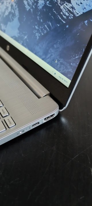 HP Laptop 15s-fq3xxx 15 8GB RAM 256GB NVMe