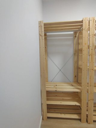 Estantería de madera pino