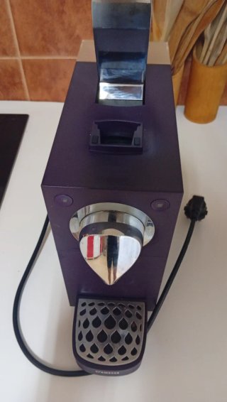 Cafetera Cremesso Morada