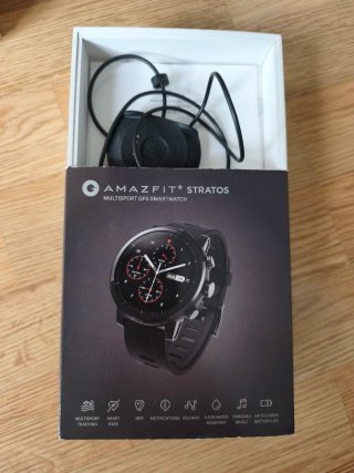 Caja y cargador Amazfit Stratos 2