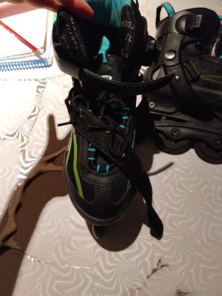 Patines en línea negros