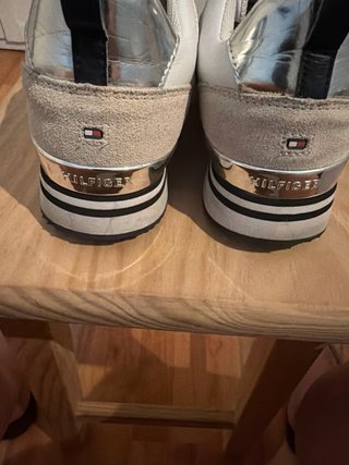 Zapatillas Tommy Hilfiger Blancas y Plateadas