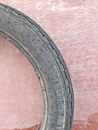 Neumático Metzeler 3.25-18