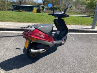 Suzuki Address 50 DX Scooter Roja