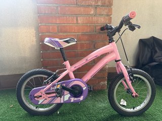 Bicicleta infantil rosa Marca Megamo