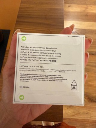 Airpods 4 Apple Bianchi active noise cancellation