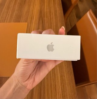 Airpods 4 Apple Bianchi active noise cancellation