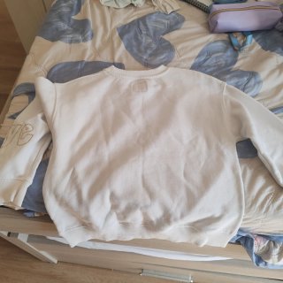 Sudadera niña Love con detalles dorados