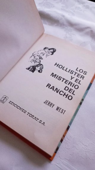 Los Hollister y el misterio del rancho