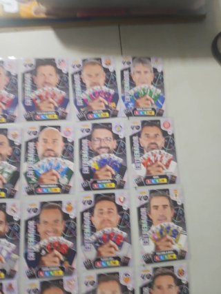Lote de 20 entrenadores adrenalyn 25 26