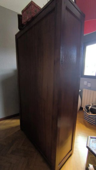 Vitrina de madera Teca con puertas de cristal
