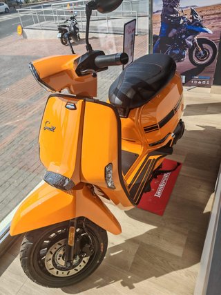 Lambretta V125 Special Naranja