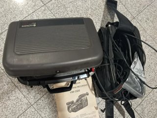 Hitachi VM-C52E Video Camera/Recorder